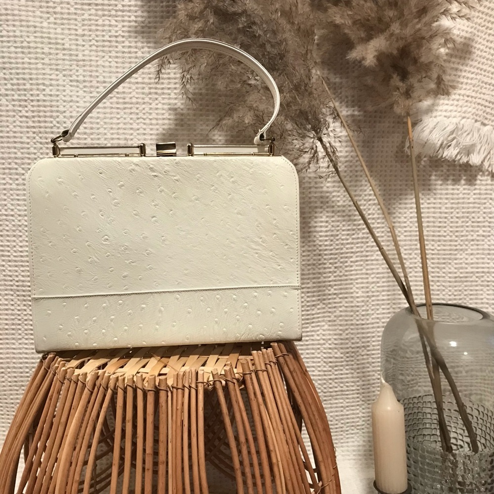 Vintage white faux ostrich purse